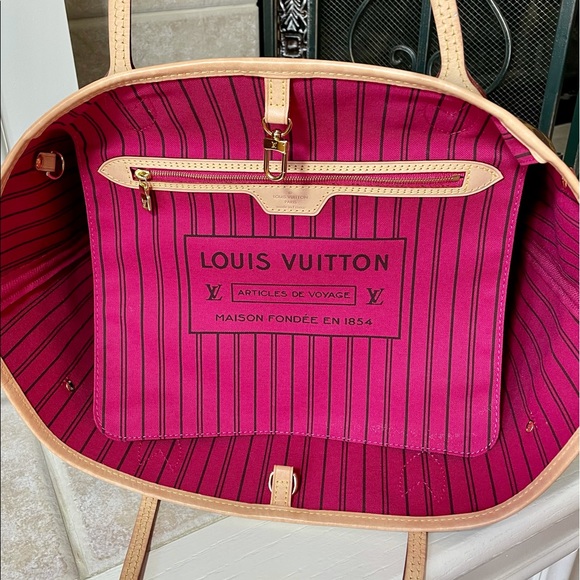 Louis Vuitton Neverfull MM Monogram Print - Picture 8 of 9